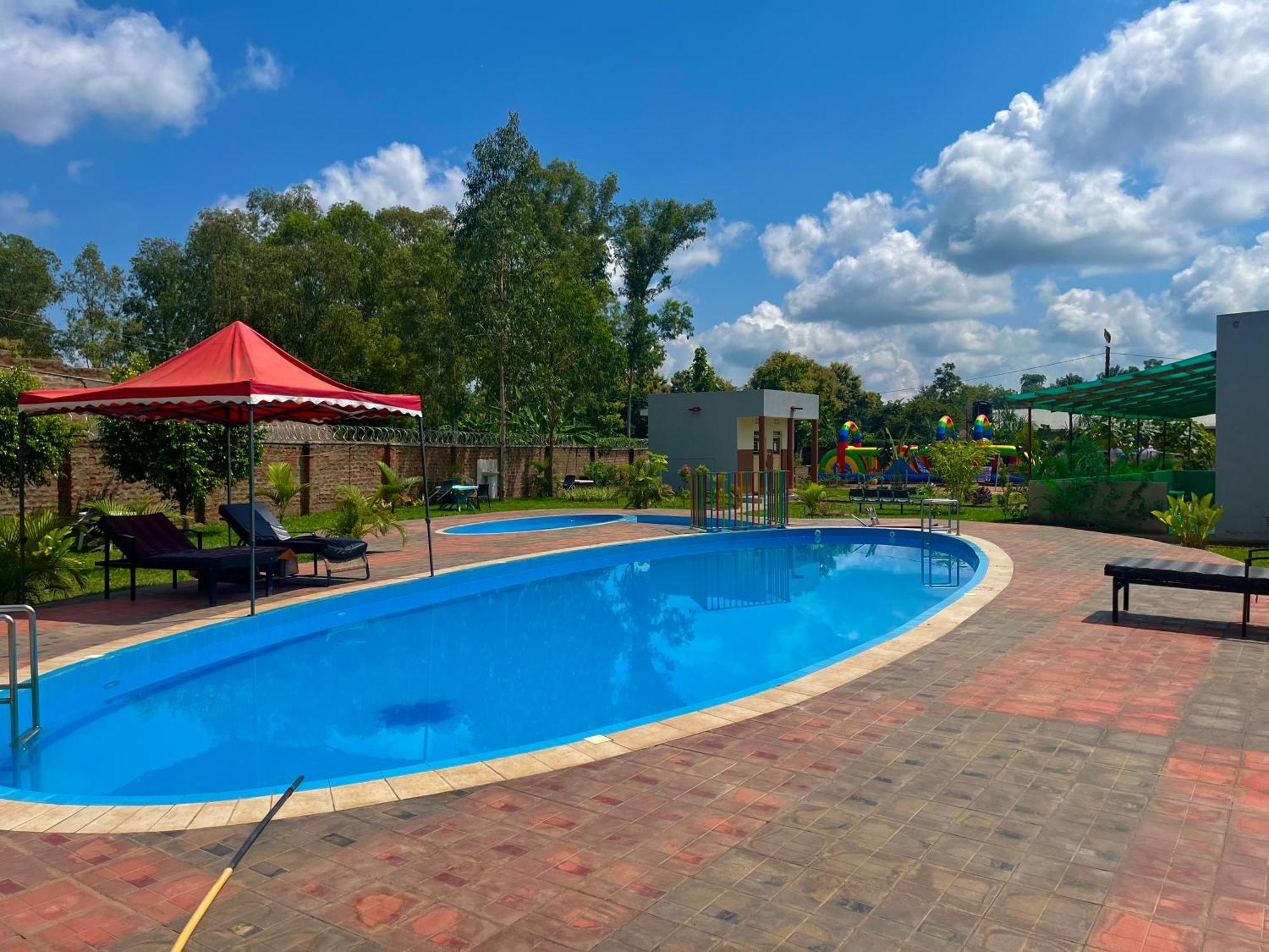 Lavic Country Resort Adjumani Екстер'єр фото