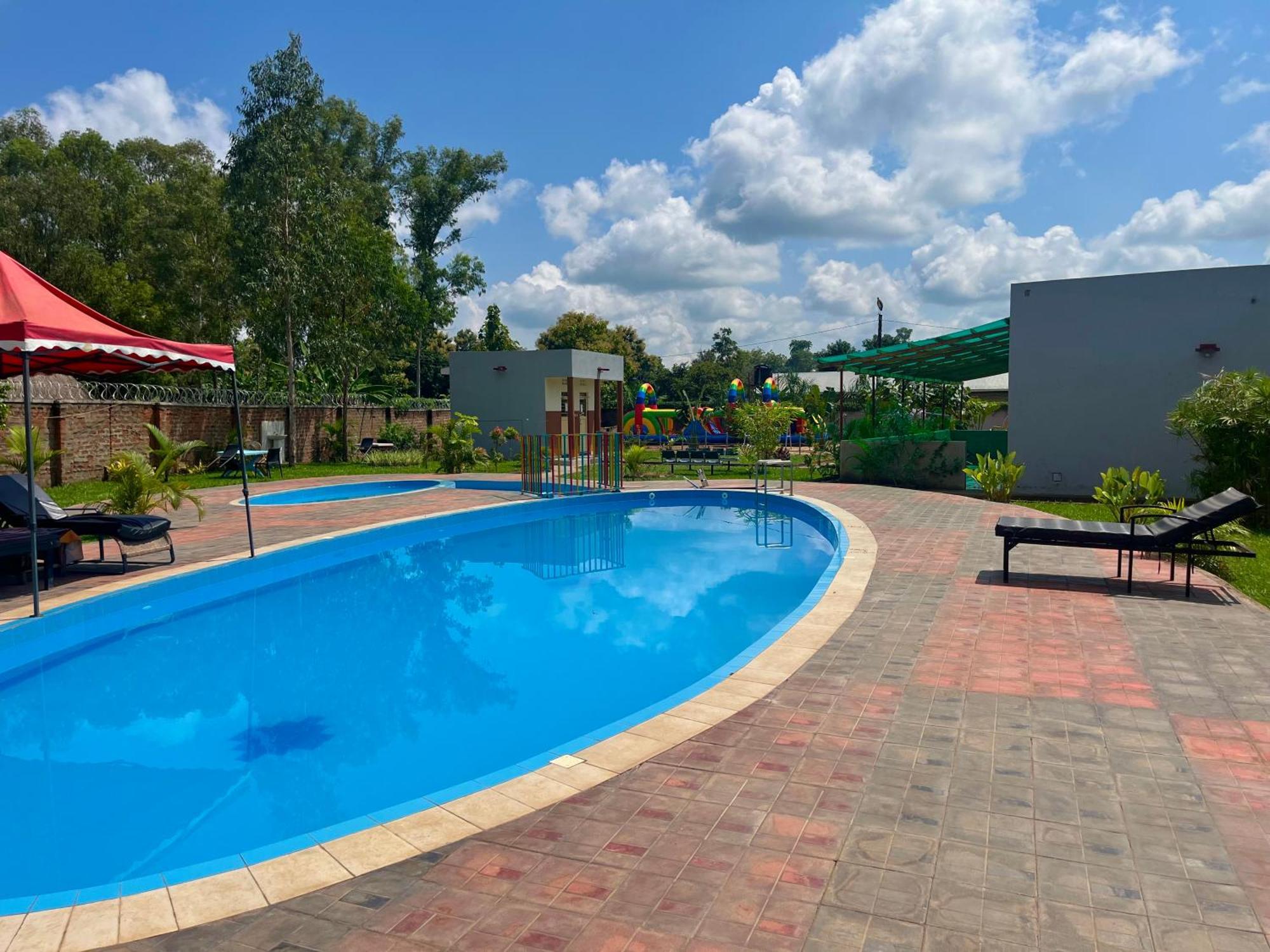 Lavic Country Resort Adjumani Екстер'єр фото