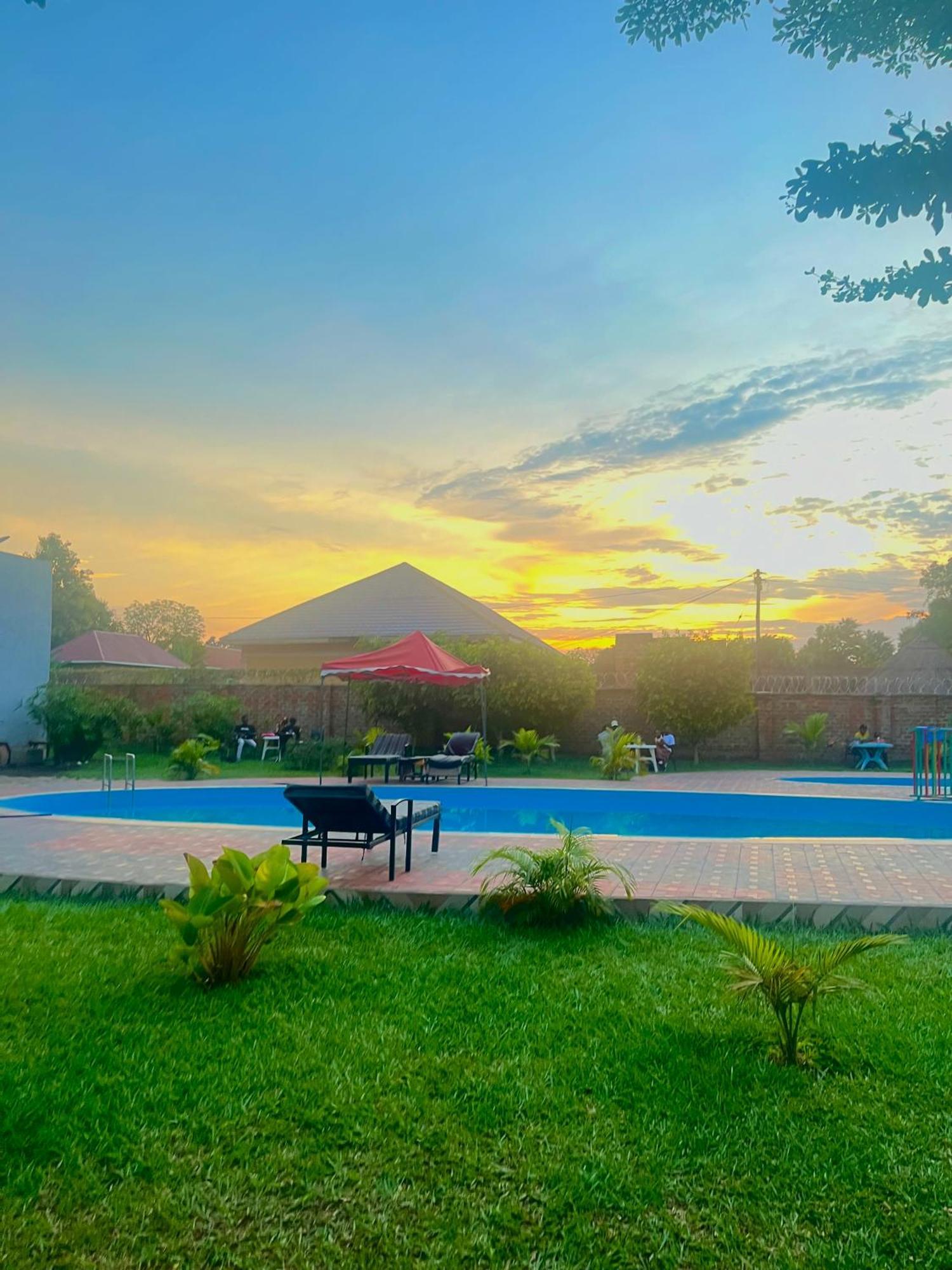 Lavic Country Resort Adjumani Екстер'єр фото