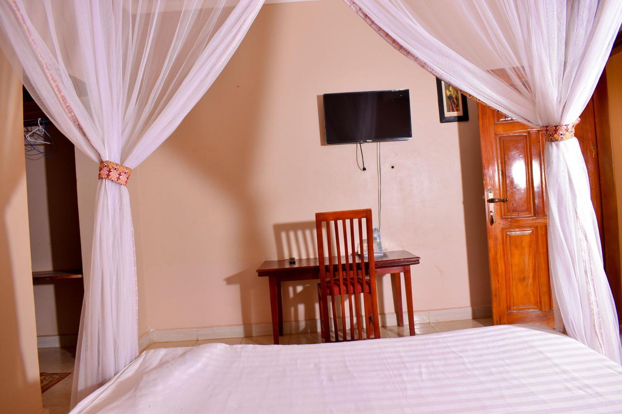 Lavic Country Resort Adjumani Екстер'єр фото