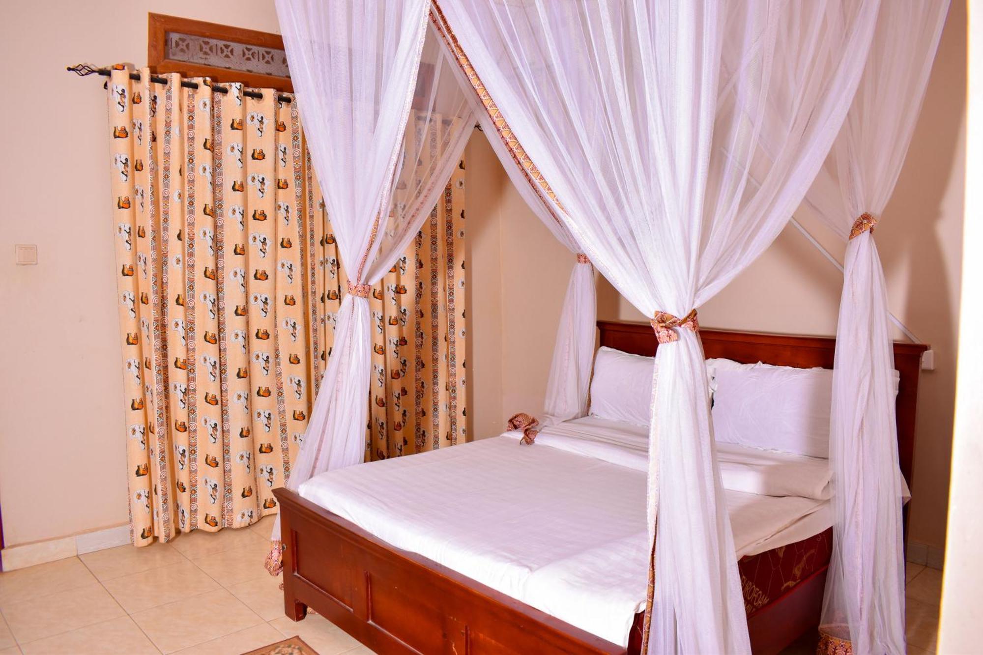 Lavic Country Resort Adjumani Екстер'єр фото