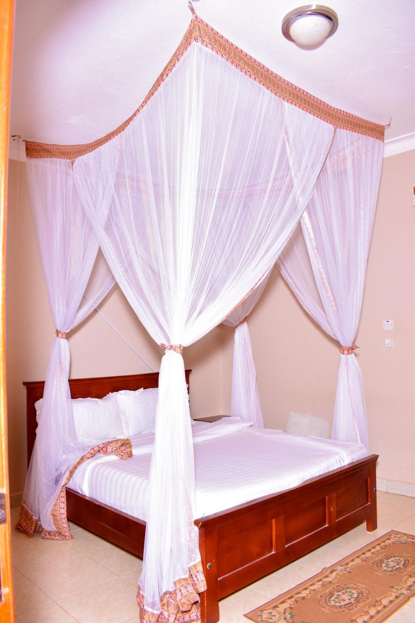 Lavic Country Resort Adjumani Екстер'єр фото