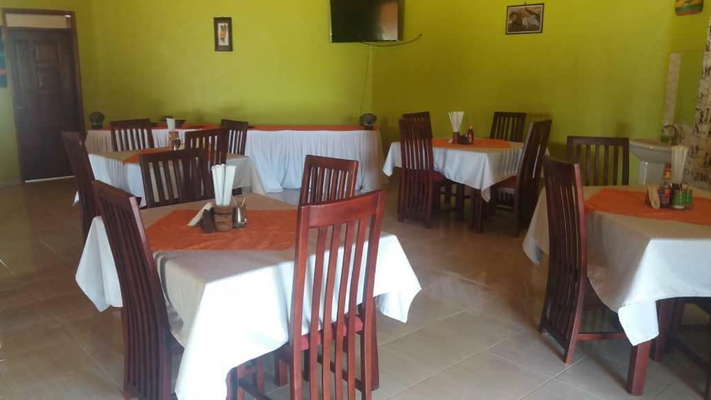 Lavic Country Resort Adjumani Екстер'єр фото